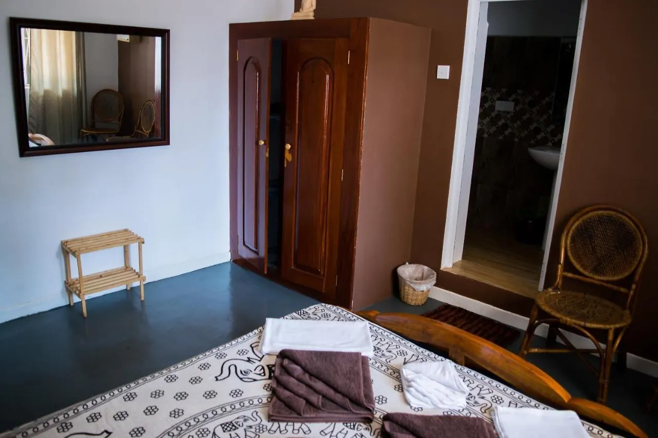 Hotel Family Tree Negombo 0*,