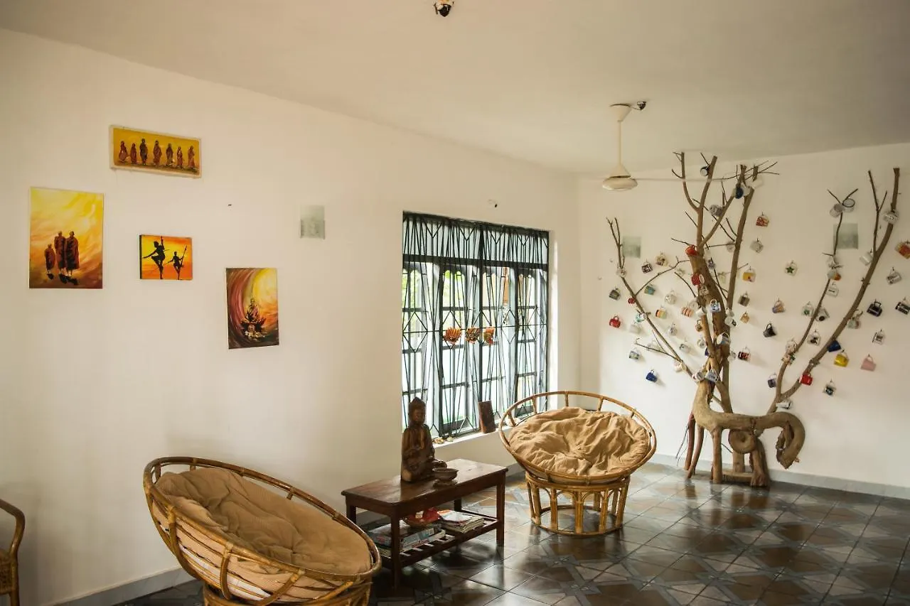 Hotel Family Tree Negombo